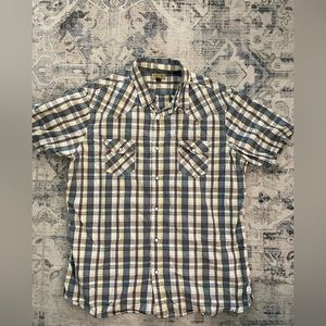 Men’s size XL Pearl Snap button down